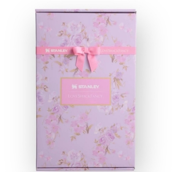 Stanley x LoveShackFancy 40oz Quencher - Picture 5 of 7